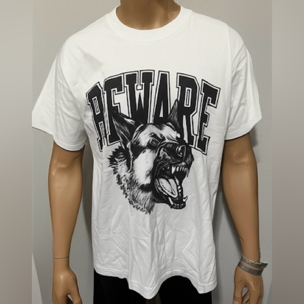 Market Classic Beware Designer Graphic T-Shirt Size Large NWOT